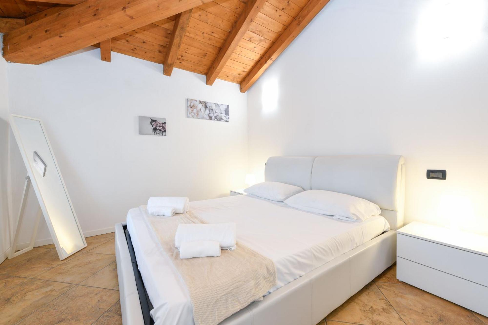 Wendy Apartment- Twobedroom & Pool & Parkprivatefree & Sports Desenzano del Garda Exterior foto